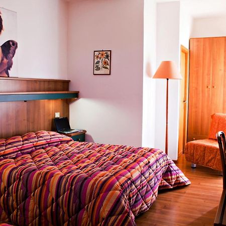 Hotel Los Angeles Assisi Pokoj fotografie